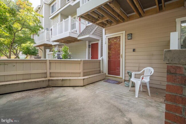 Foto del edificio - 5705 Chapman Mill Dr