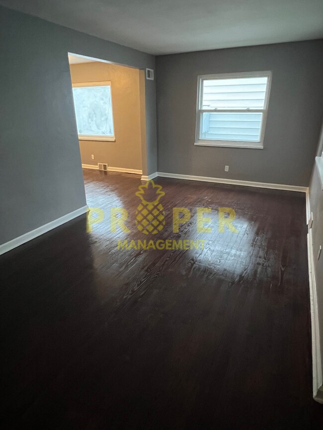 Building Photo - 3 bedrooms 1.5 bath