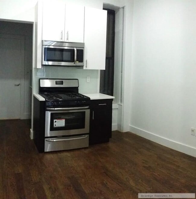 Building Photo - 523 W 156th St