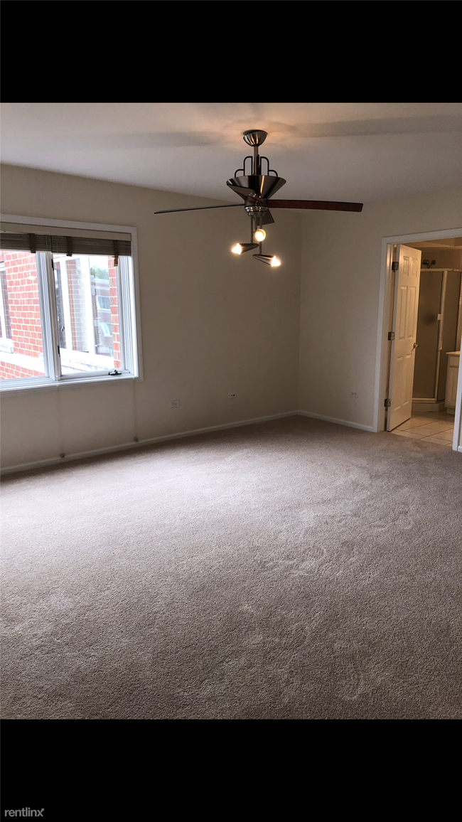 Building Photo - 3 br, 3 bath Condo - River's Edge