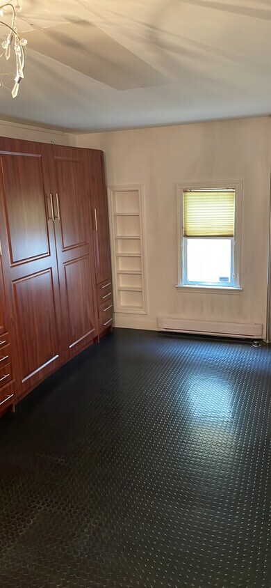 Primary Photo - 313 N Tioga St