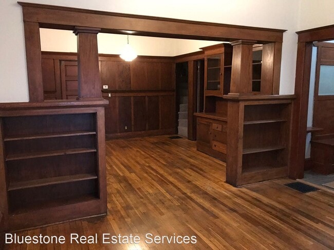 Building Photo - 4 br, 2 bath House - 3621 SE 63rd Avenue