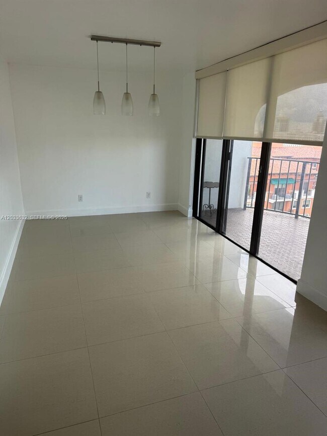 Foto del edificio - 66 Valencia Ave