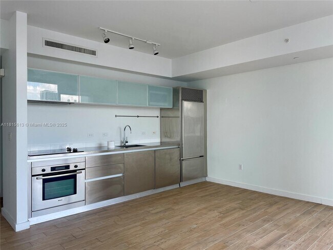 Building Photo - 1040 Biscayne Blvd