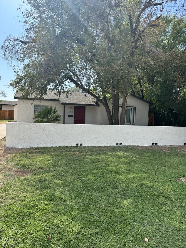 Photo - 2718 N Greenfield Rd (Phoenix, AZ)