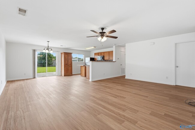 Foto del edificio - 15328 Mill Valley Dr