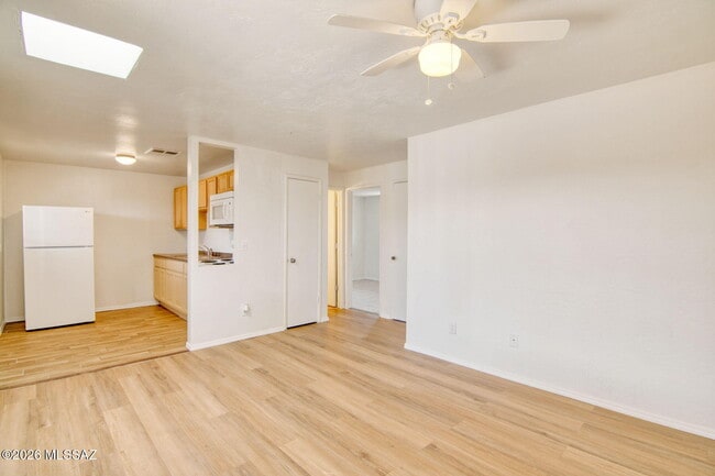 Building Photo - 5655 E 28th St