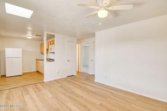 Foto del edificio - 5655 E 28th St