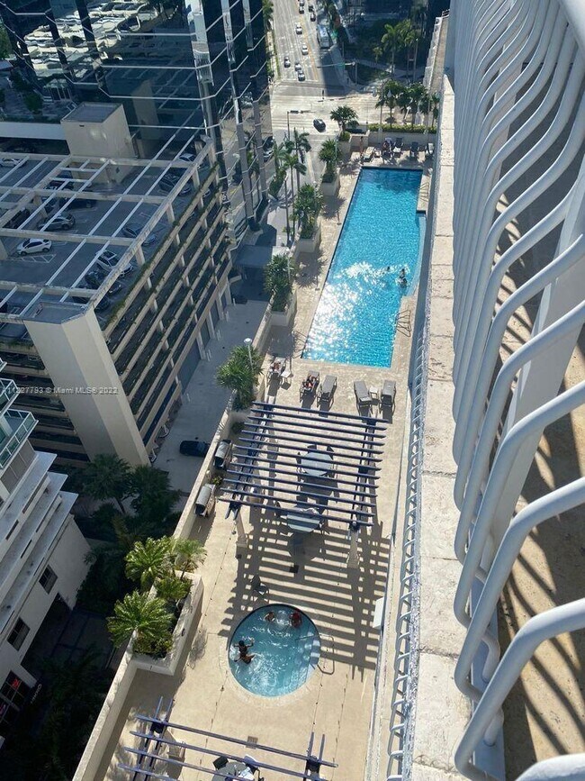 Foto del edificio - 1200 Brickell Bay Dr