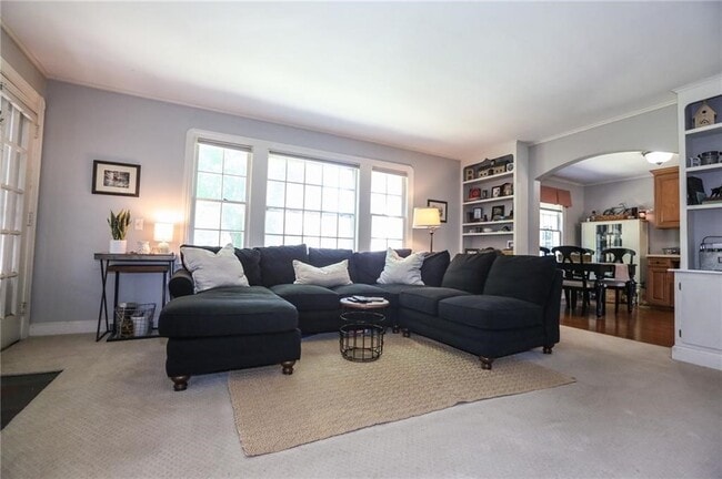 Foto del edificio - 2856 Elmwood Ave