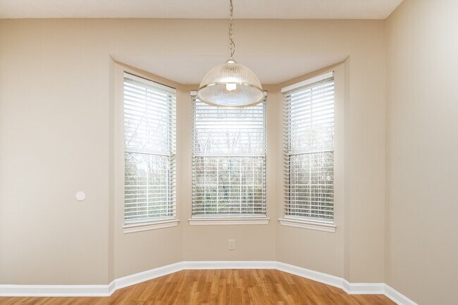 Foto del edificio - 1215 Cedarbend Dr