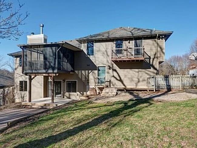 Building Photo - Executive 4 Bedroom 4 Bath 3+ Car Garage -...