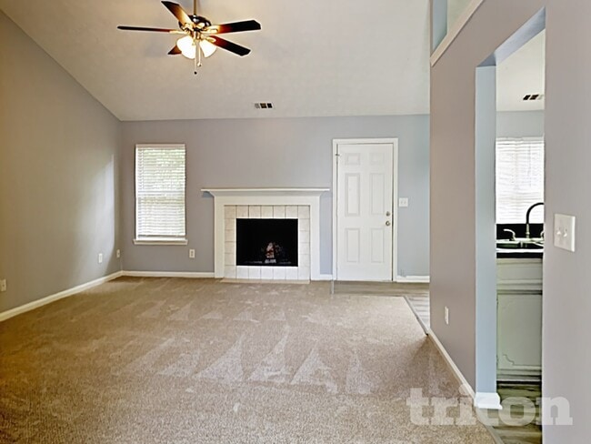 Foto del edificio - 1185 Mercury Dr SE