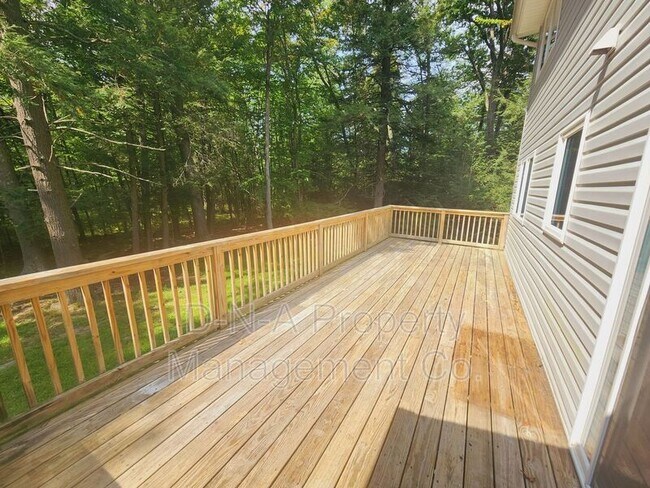 Building Photo - 708 Squirrel Cir