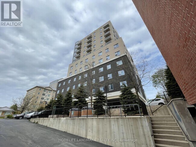 Building Photo - 246-246 Lester St