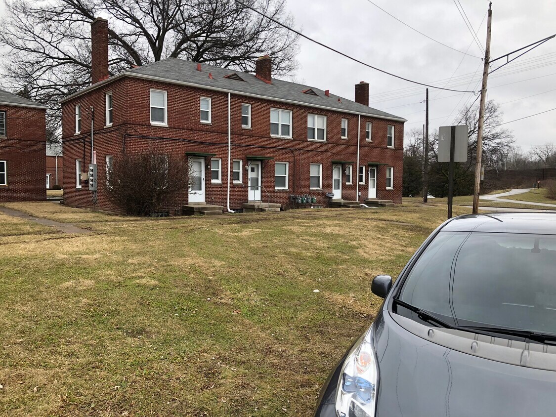 Foto principal - 649 N Nelson Rd