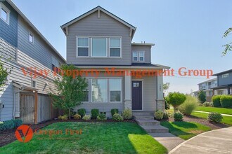 Building Photo - 7902 SE Roaring Ln