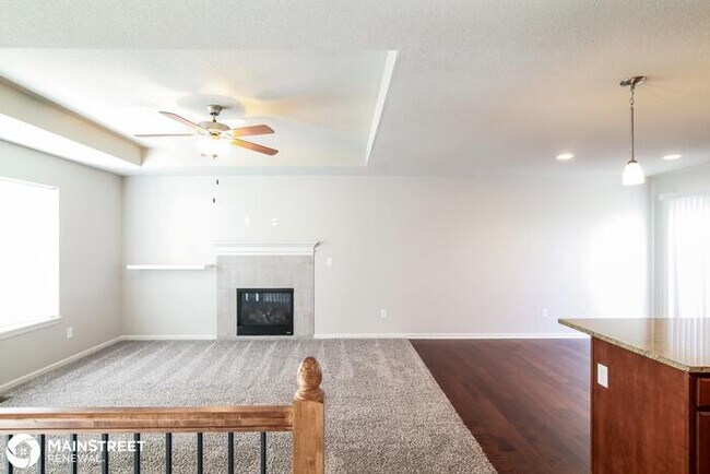 Foto del edificio - 1112 Clayton Dr, Raymore, MO 64083