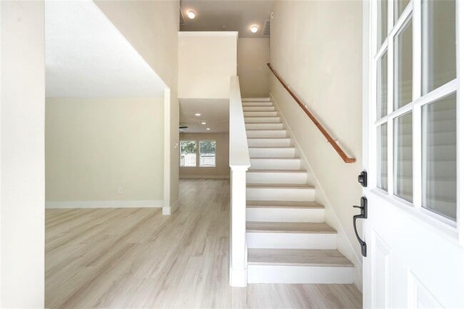 Building Photo - 203 N Vesper Bend Cir