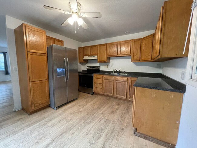 Foto del edificio - Three Bedroom Home in Portage