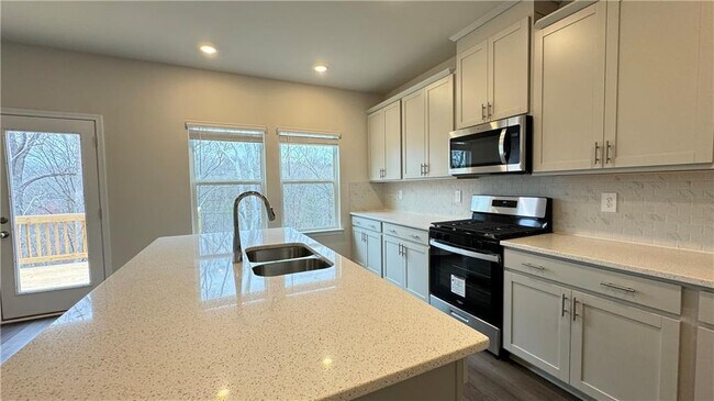 Foto del edificio - 228 Water Oak Wy