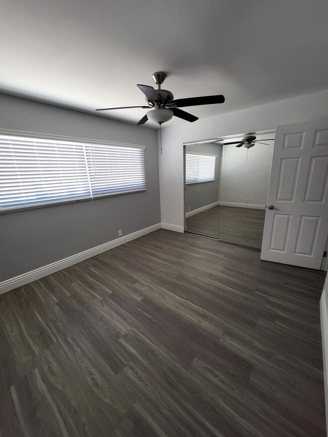 Interior Photo - 3550 Park