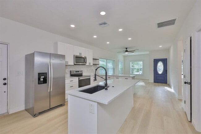 Foto del edificio - 829 18th St S