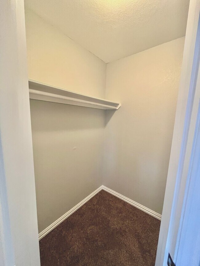 Foto del edificio - Beautiful 3 bed, 2 bath home in Noble!--1216 N 4th Street