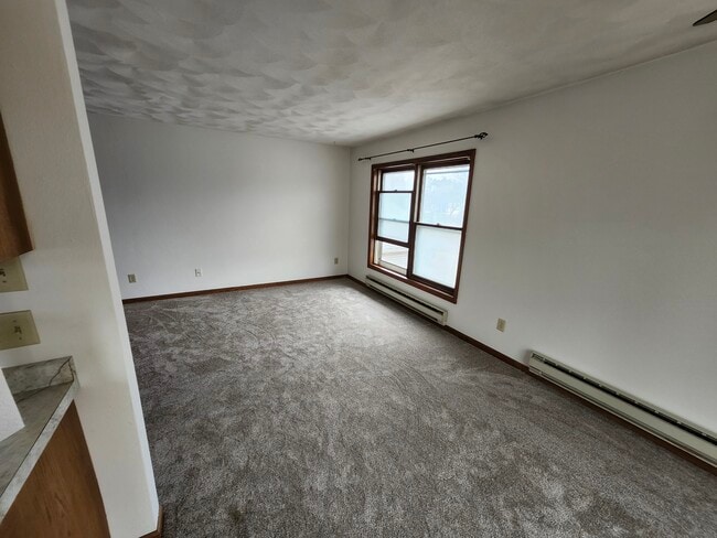 Building Photo - 4650 Hayes Rd