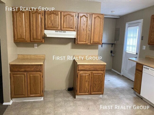 Building Photo - 3 Bedroom 1 Bath home for rent in Franklin...