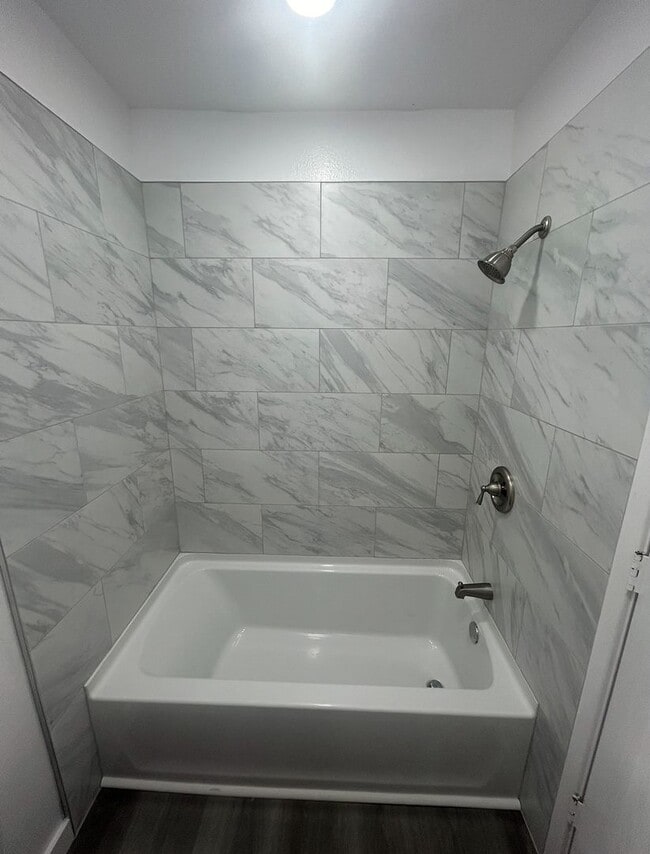 Building Photo - Remodeled 2 bedroom near Downtown Chandler