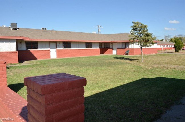 Building Photo - 1308 Bruce Ave