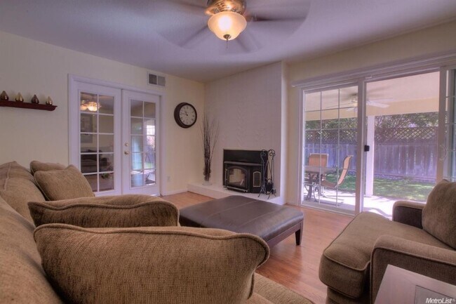 Foto del edificio - 1722 Idylwood Ct