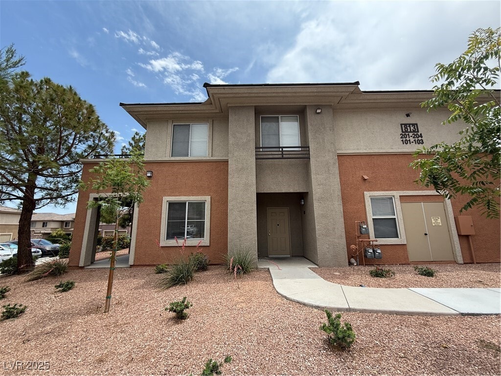 Primary Photo - 813 Peachy Canyon Cir