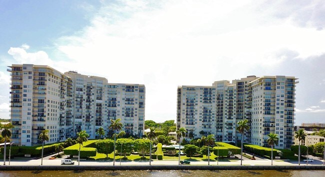 Building Photo - 1801 S Flagler Dr