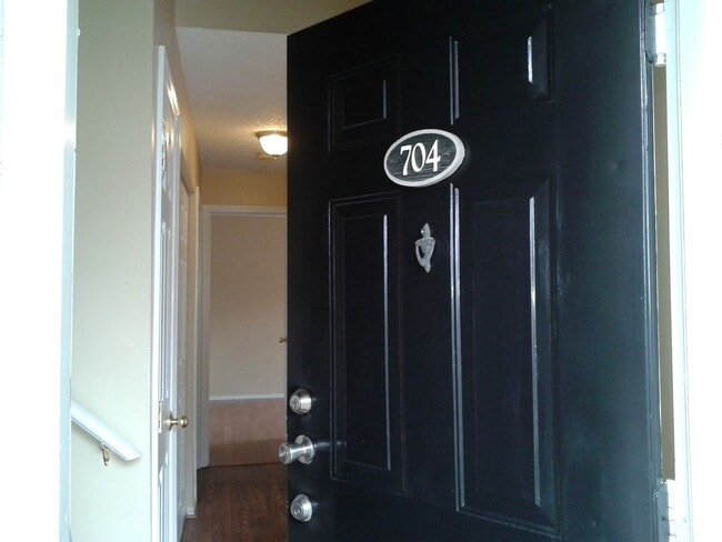 Foto del edificio - Rare Hoover Creek Condo with One Car Garage