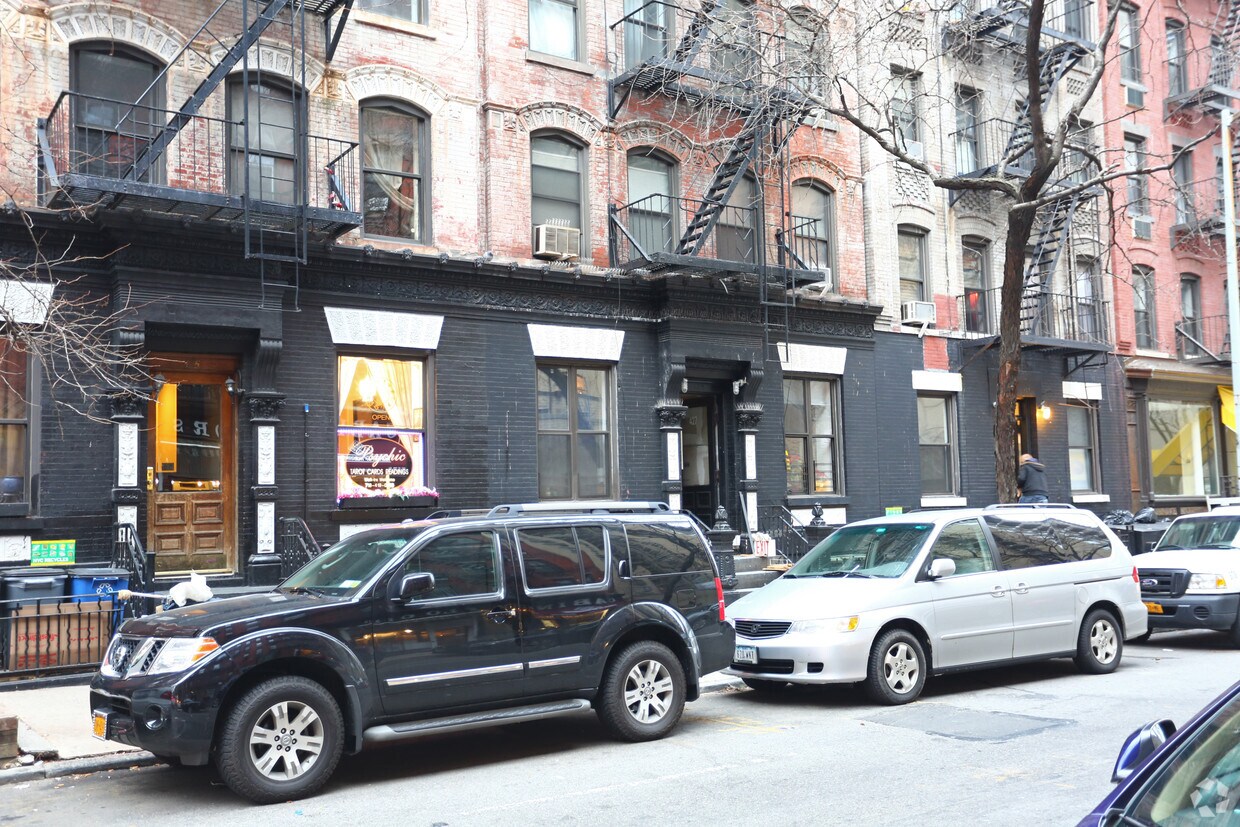 Foto del edificio - 427-431 E 73rd St