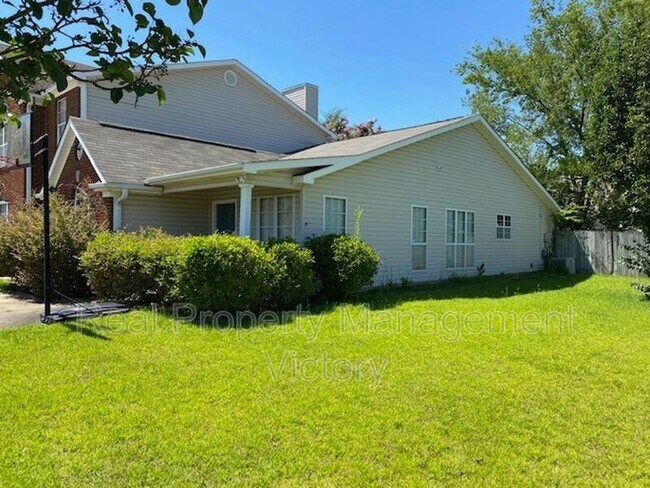 Building Photo - 3002 Ashley Cir