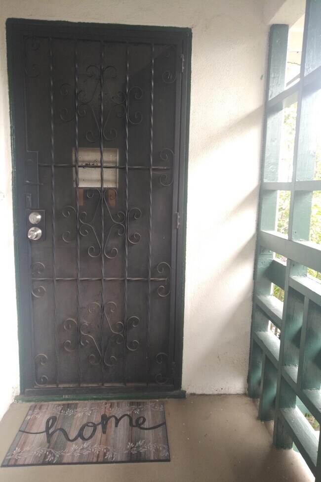 Foto del edificio - 3455 Carmona Ave