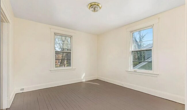 Foto del edificio - Spacious 4-Bed Gem in Prime Cincinnati Location – Freshly Updated!