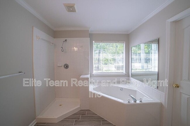 Foto del edificio - 3503 Brooktree Ln