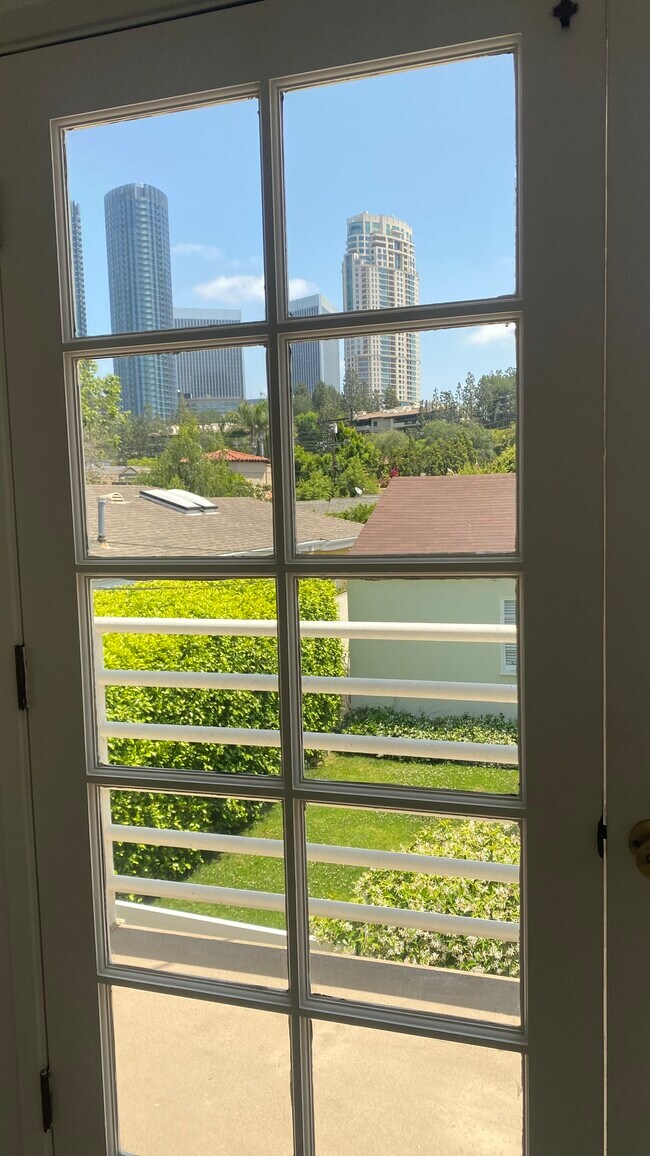 Foto del edificio - 10369 Calvin Ave