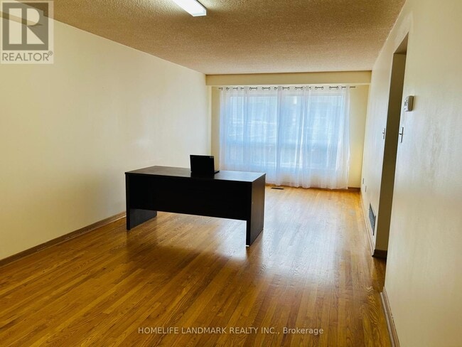 Building Photo - 55 Sylvestre Square