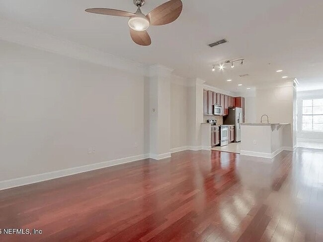 Building Photo - Charming 3BR Townhome in Jacksonville