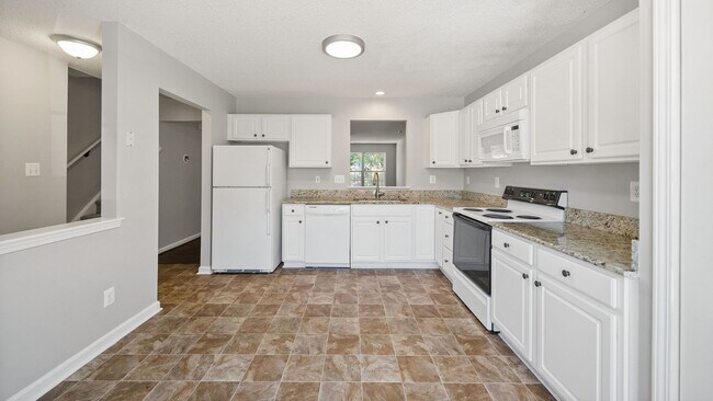Foto del edificio - AVAILABLE 5/11/24! Beautiful 3 Bedroom Tow...
