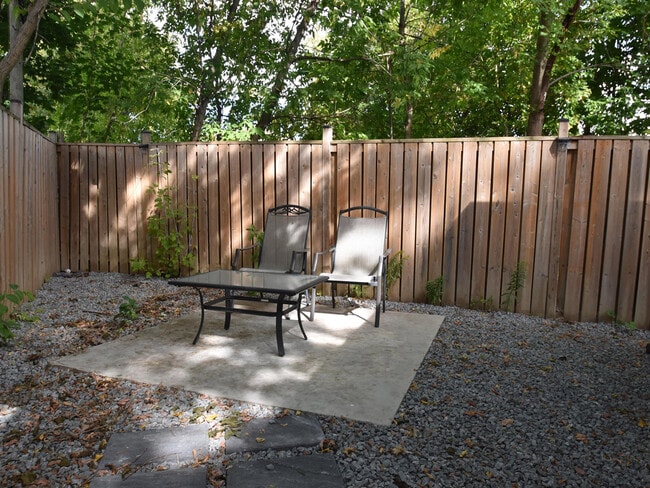 Building Photo - 8 Fraserton Cres