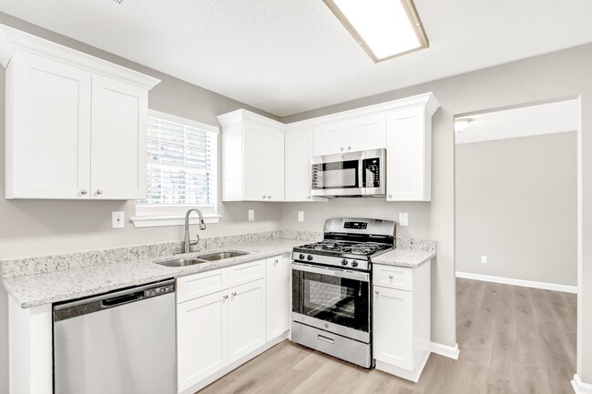 Building Photo - 2876 Oakvale Falls Dr