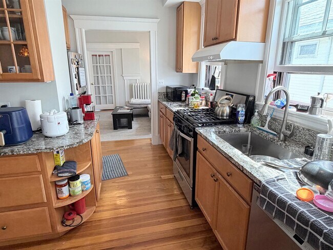 Building Photo - 34 Leonard St