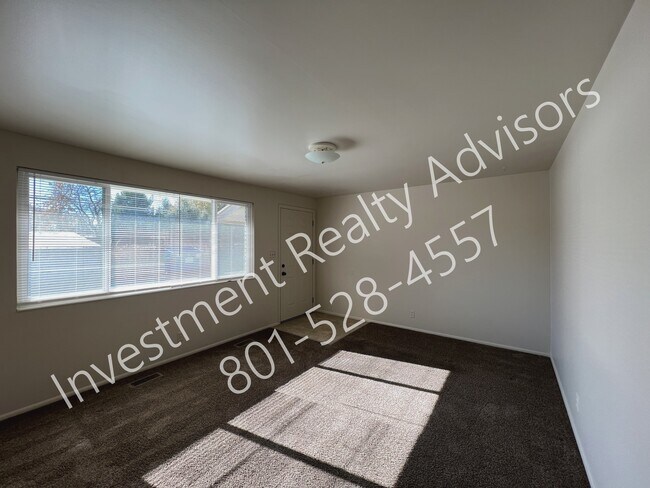 Building Photo - Two Bedroom in South Salt Lake!