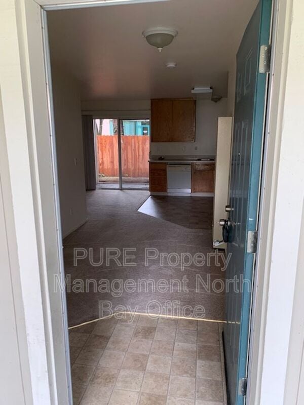 Building Photo - 2155 Meadowbrook Ct